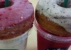 スタバでひそかに流行中　ドーナツを飲み物に「ドーン！」一体これは何？