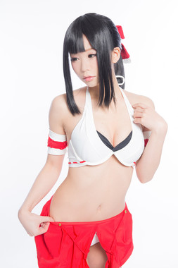 巫女水着（mocolle提供）