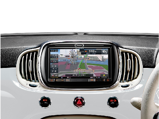 「Fiat 500」にカーナビゲーション初装備！
