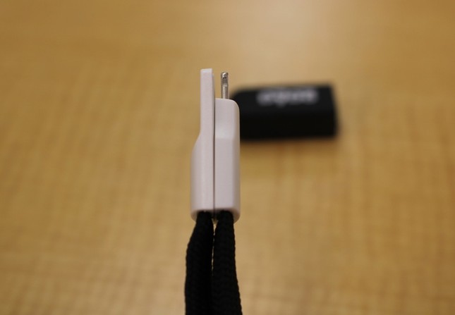 マグネットでくっつく