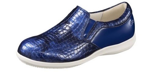 防水機能をプラス、雨の日もウォーキングが楽しくなる！
