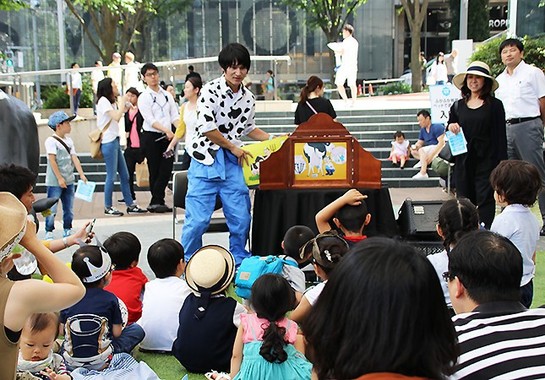 吉田さんと共演した須藤さんは紙芝居も