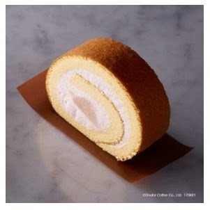 定番ケーキに桃が入った