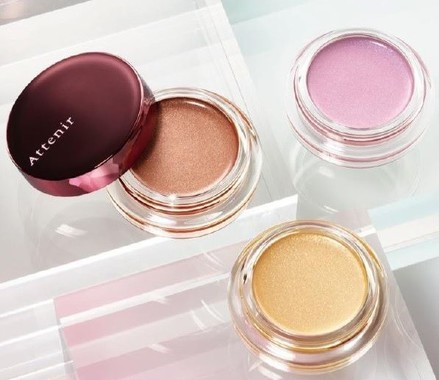 大人のまぶたに濡れたような艶と自然な立体感を ジェルアイカラー 全3色発売 J Cast トレンド