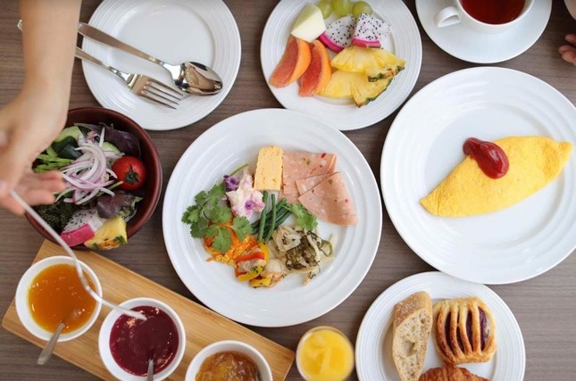 地元食材をふんだんに使った朝食バイキング