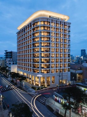 13階建ての圧倒的スケール