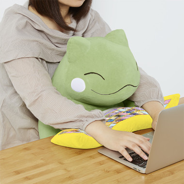 ポケモン　みがわりにんぎょう　PC クッション　アームレスト ポケモンの「みがわりにんぎょう」がPCクッションに