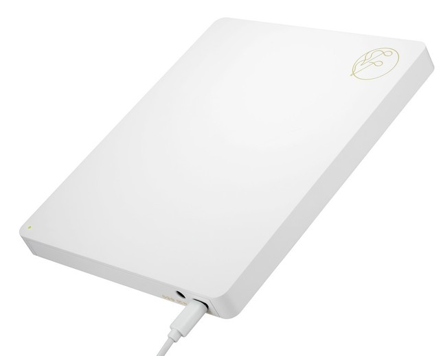 スマホとケーブルでつなぐだけの簡単接続
