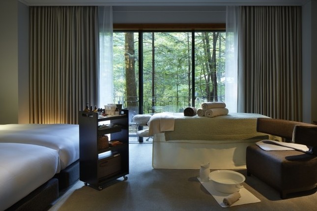 夏のダメージ肌をローズでケア