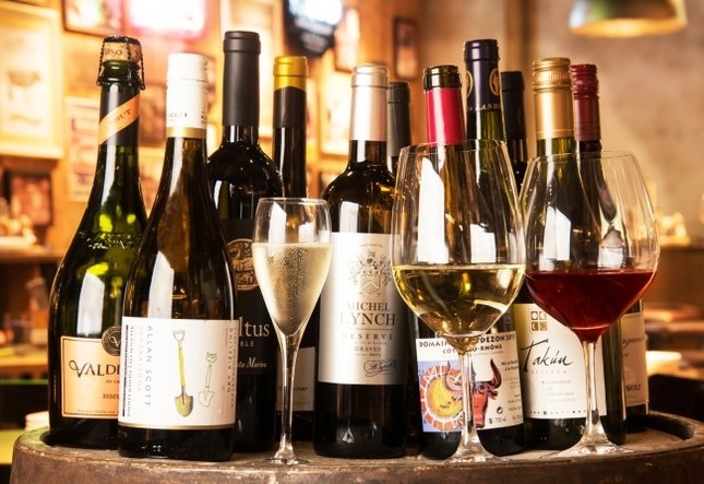 飲み放題だから、気軽に料理とワインのペアリングを楽しんで