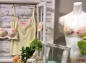 ラクな着け心地でズレにくい　女子が待ち望んだ「恋するブラ」の新作