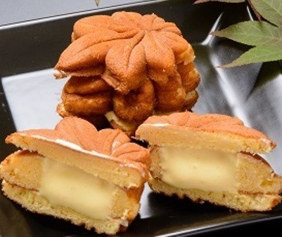 「揚げあげ もみじアイス」