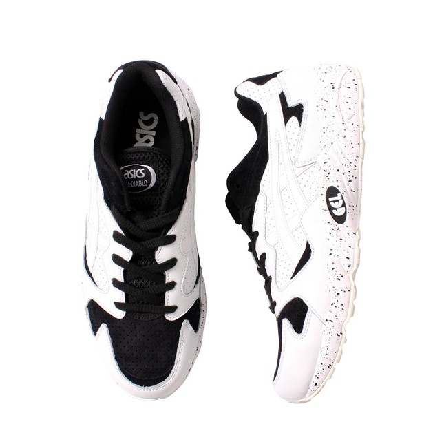 スニーカー専門店として世界の名作をラインアップ
