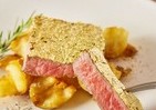 金曜限定　金箔包みのゴールドステーキが777円！