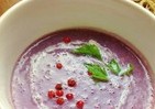蕎麦と合う？　新大久保の蕎麦カフェで「紫芋の豆乳スムージーつけ蕎麦」