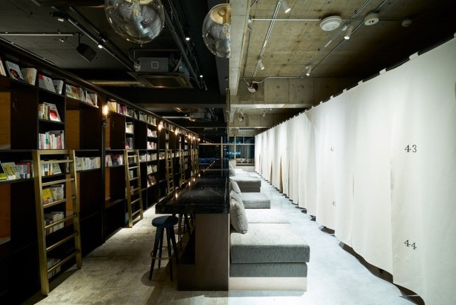 店内の様子　(C) BOOK AND BED TOKYO 2017