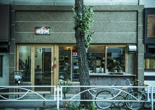 「deli fu cious(デリファシャス)」の外観