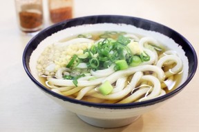 「普段よく食べる麺」、うどんがトップ