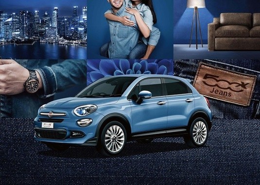 初採用のジーンズブルーで街にも自然にもフィット！
