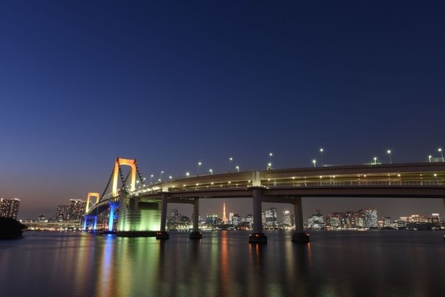 クルーズはスパークリングワイン付き
