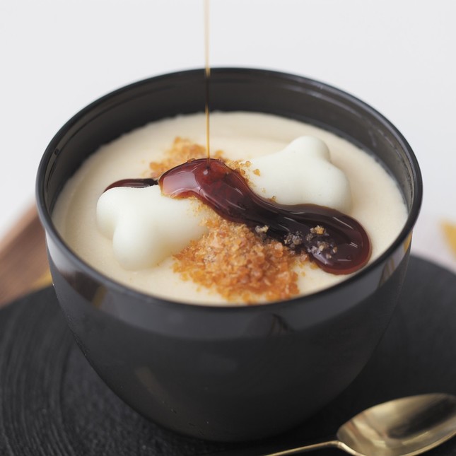 キャラメルソースも加えて、こってり濃厚に