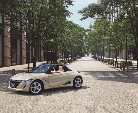 木漏れ日のように暖かく上質でシックな1台
