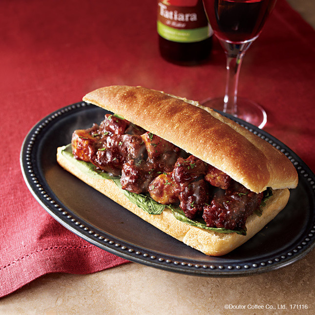 赤ワインとカシスがホリデーシーズンらしい
