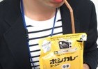 カレーはやっぱり飲み物だった！？　ルーの「ストロー」飲みが流行の予感