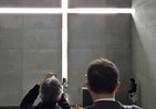 代表作「光の教会」を体験できる　東京・国立新美術館の安藤忠雄展が人気
