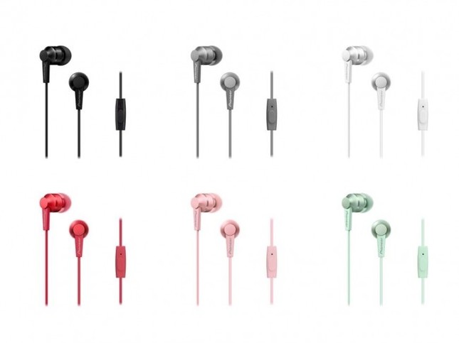 手にしやすい価格帯ながら質感の高いアルミボディの「ワントーンデザイン」
