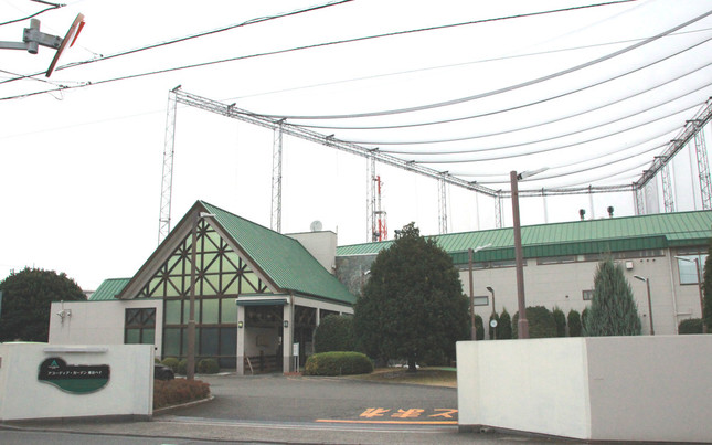 アコーディア・ガーデン東京ベイの外観。京浜急行の平和島駅から徒歩10分ほどの住宅街に位置する。