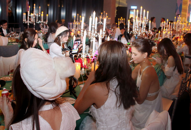 女性の17 ライバーが圧倒的に多い