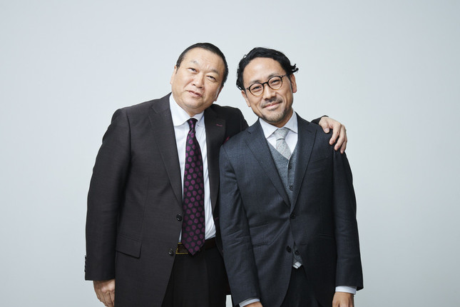 幻冬舎の見城徹社長（左）とCAMPFIREの家入一真社長