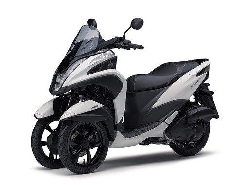 さらに進化した個性的なフロント二輪
