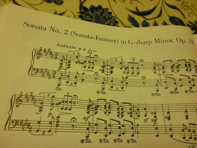 ピアノソナタ第2番『幻想ソナタ』とも表記されている楽譜の冒頭