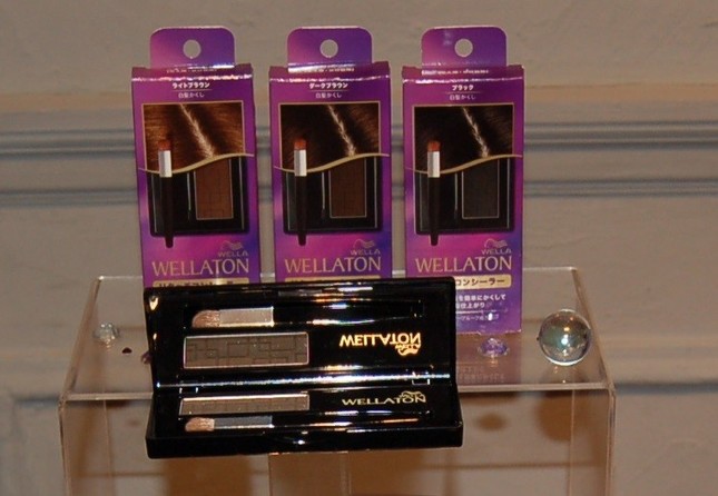 持ち運び簡単な「リタッチコンシーラー」