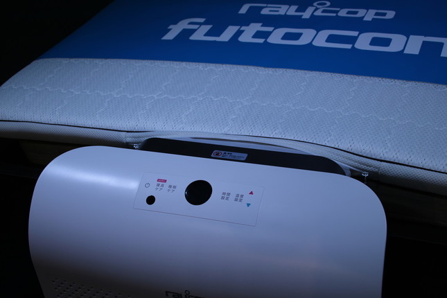 送風口がマットレス下部につながっている