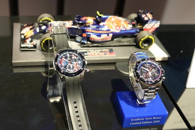 「EDIFICE」のモータースポーツの世界観をボディー全体で表現したモデル「Scuderia Toro Rosso Limited Edition」（18年4月）