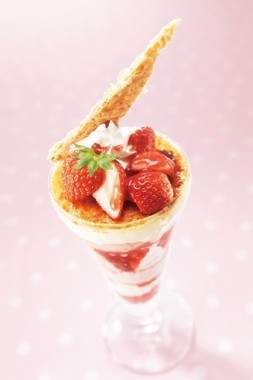 キャラメリゼの下にはクレームムースリーヌ
