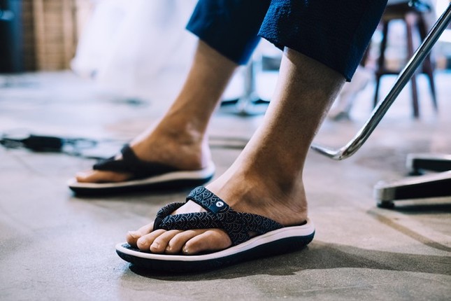 アウトドアと日本の伝統スタイルがMIXしたサンダルモデル登場！
