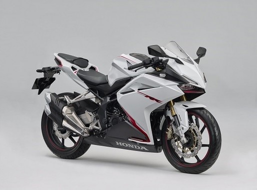 先鋭的なフォルムを際立たせた新色登場！
