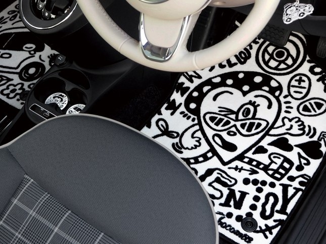 大人気イラストレーターChocomooさんとコラボした限定車
