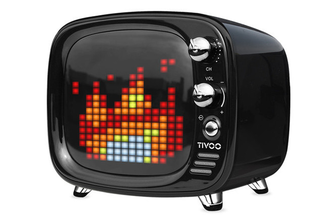 音楽を聴きながらオリジリナルの「ドット絵」を表示して楽しめる