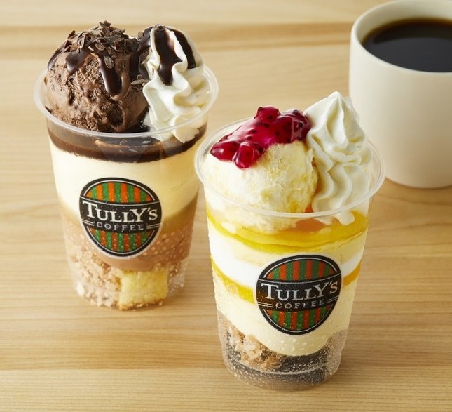 （左）チョコバナナ（右）マンゴーパッション