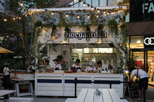 「Hoegaarden BEER GAARDEN」（2018年7月19日撮影）
