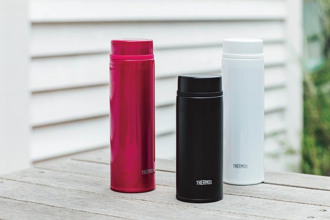 快適に飲めるシリコーン製飲み口