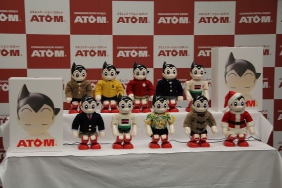 「コミュニケーション・ロボット ATOM」（2018年9月撮影）（ｃ）TEZUKA PRO／KODANSHA