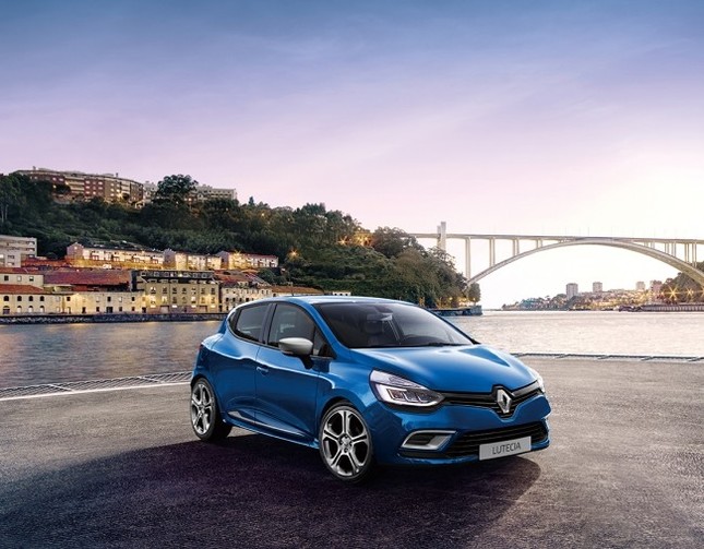 スポーティーかつ上質なエレガンスを感じる1台