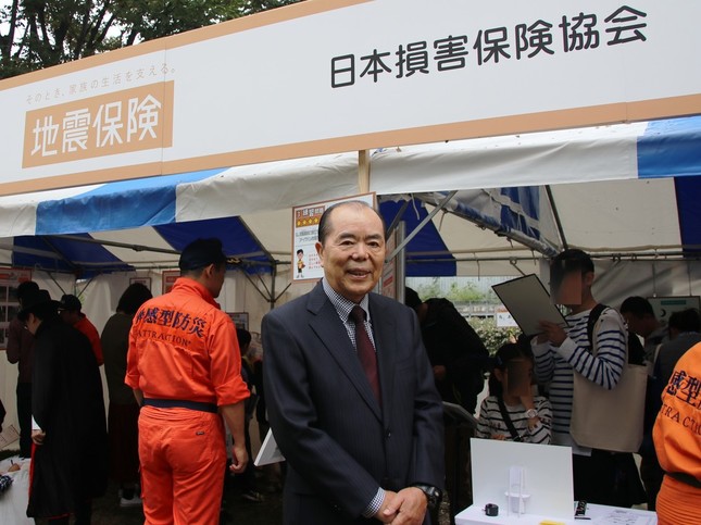 中央が、防災システム研究所所長の山村武彦氏
