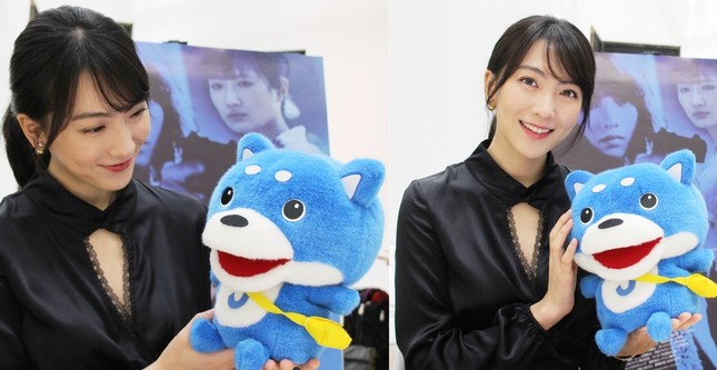 「J-CASTニュース」のニュース犬「カス丸」ともパシャリ